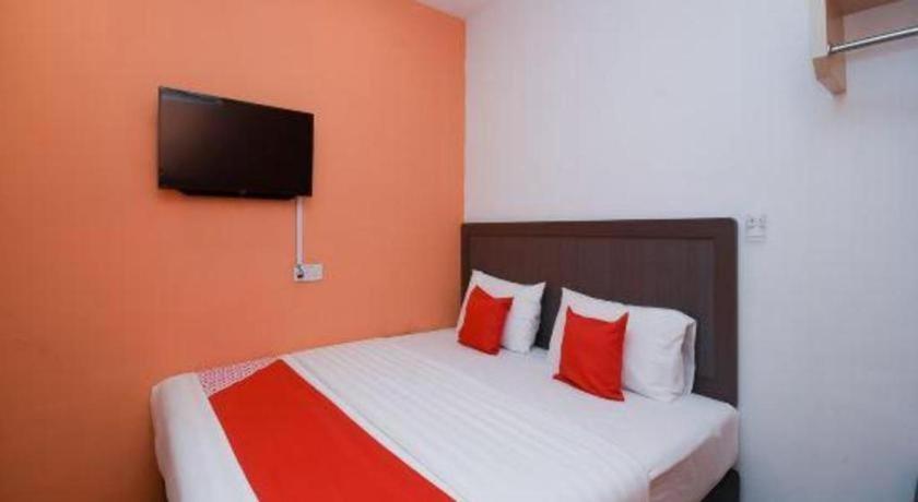 Oyo 1111 Harmony Stay Miri Exterior photo