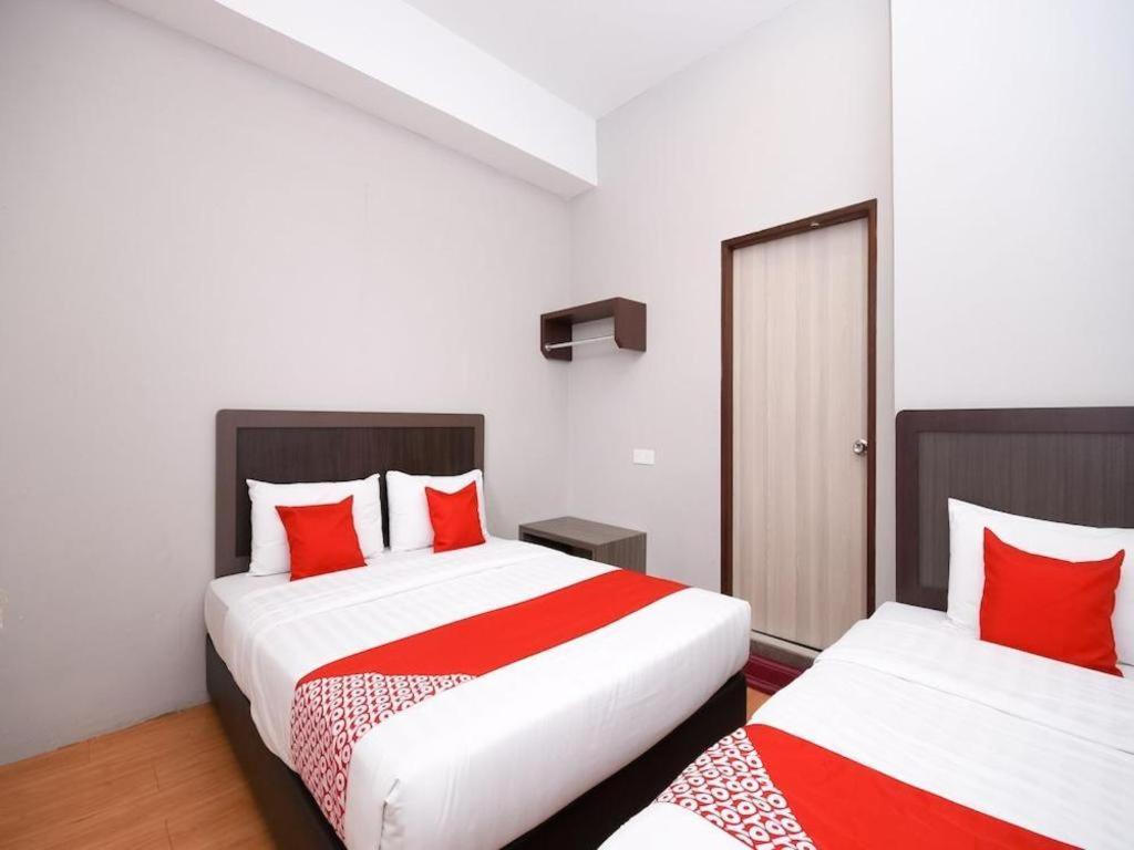 Oyo 1111 Harmony Stay Miri Exterior photo